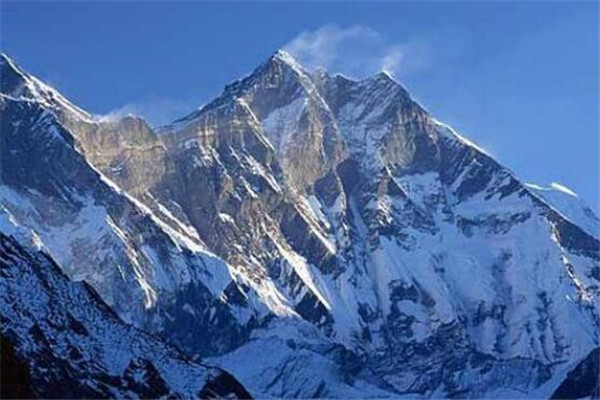 世界十大高的山 乔戈里峰地势极为陡峭，第三又被称为杀手山