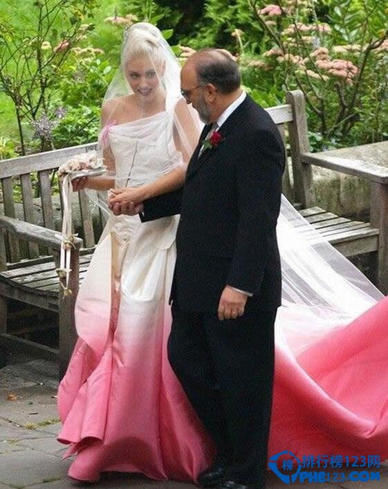 世界上十大最唯美婚纱 夏琳王妃4万颗水晶镶嵌