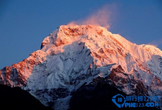 员赫尔佐格和拉什纳尔于1950年6月3日到达顶峰,是世界十大高峰中最