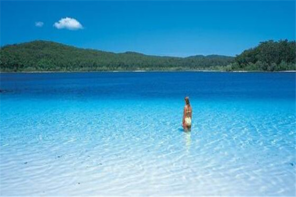 世界十大最奇特的湖泊 死海上榜，沸湖底下像有炉子在加热