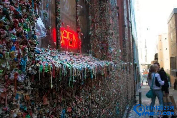 世界上最恶心的地方 口香糖墙成为旅游景点