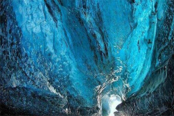 探秘世界最神秘的十大洞穴 天星村深洞深不见底（1026米）