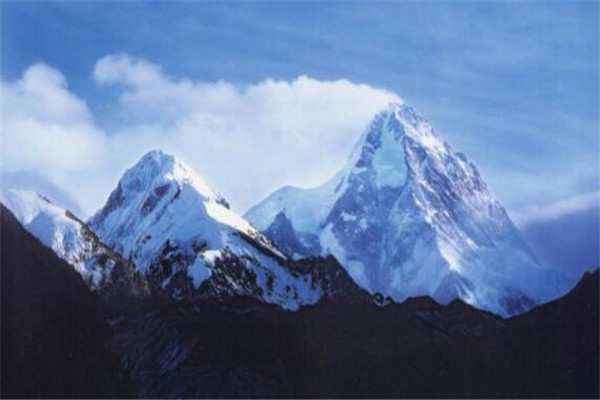 世界十大高的山 乔戈里峰地势极为陡峭，第三又被称为杀手山
