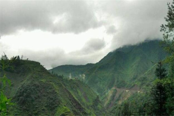 世界十大诡异的地方 地下墓穴全是骷髅，娃娃岛你敢去吗
