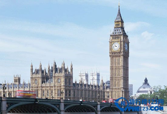 英国：难民也享受高福利，社会福利开支占GDP的25.9%。