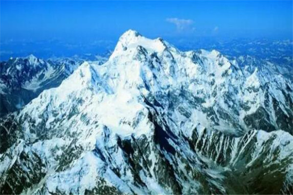 世界十大高的山 乔戈里峰地势极为陡峭，第三又被称为杀手山