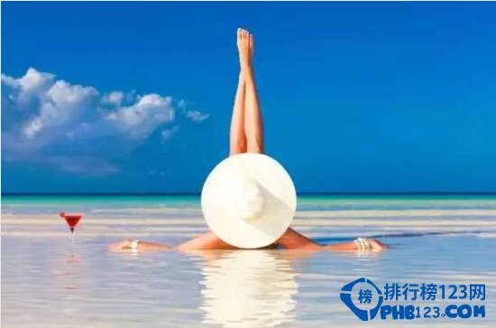 裸晒沙滩：世界上最盛产美女的沙滩海岸