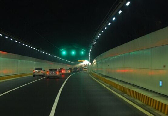 世界上最长隧道，圣哥达隧道历经16年完工（全长56.3公里）