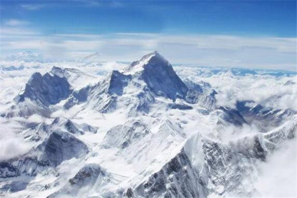 世界十大最高的山峰 榜首珠穆朗玛峰高8844.43米,你知道哪几座