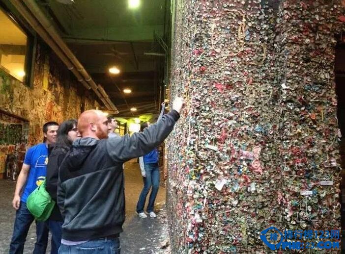 世界上最恶心的地方 口香糖墙成为旅游景点