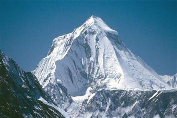 世界十大高的山 乔戈里峰地势极为陡峭，第三又被称为杀手山
