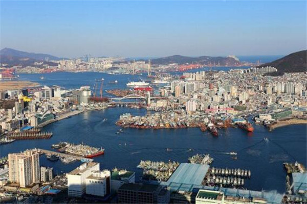 世界十大港口 鹿特丹港曾是最繁忙的港口，我国七个上榜