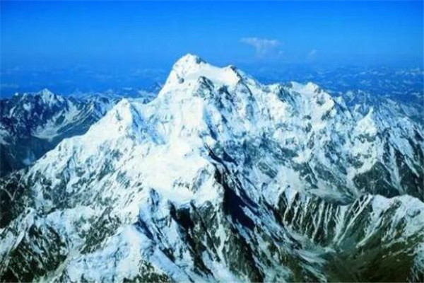 世界十大最高的山峰 榜首珠穆朗玛峰高8844.43米,你知道哪几座