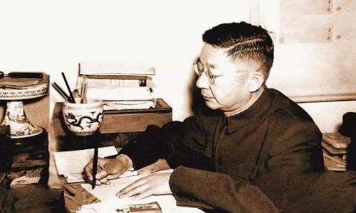 老舍原名叫什么?代表作有哪些? 老舍原名叫什么?代表作有哪些?