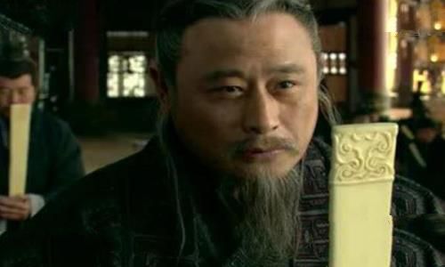 李斯具五刑为什么又腰斩?因与赵高篡改诏书(受分尸之刑)