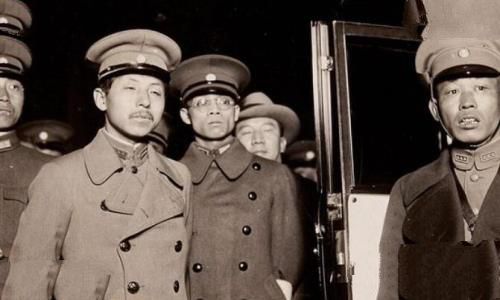 蒋介石为什么不杀张学良，决定软禁50年失去自由
