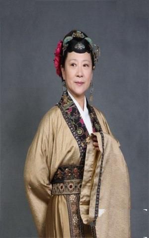新《红楼梦》邢夫人剧照
