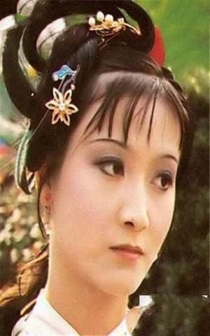 贾迎春剧照