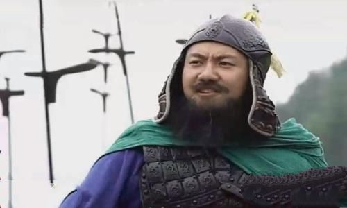 三国演义中上将潘凤和吕布齐名,为什么被华雄一刀秒杀?