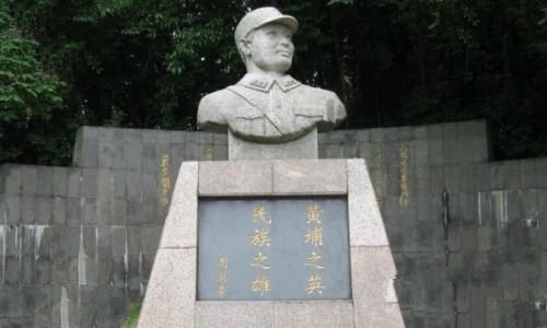 戴安澜雕像