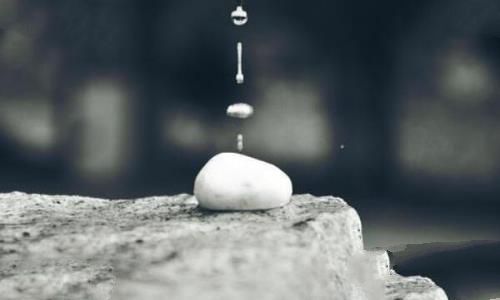 水滴石穿下一句是什么，水滴石穿是什么意思