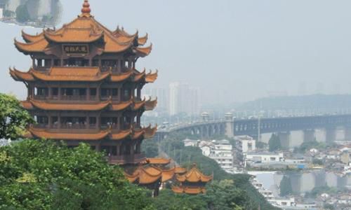晴川历历汉阳树芳草萋萋鹦鹉洲是哪个地名