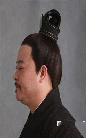 新《红楼梦》贾珍剧照