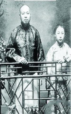 张爱玲父亲是谁 张爱玲与李鸿章的关系