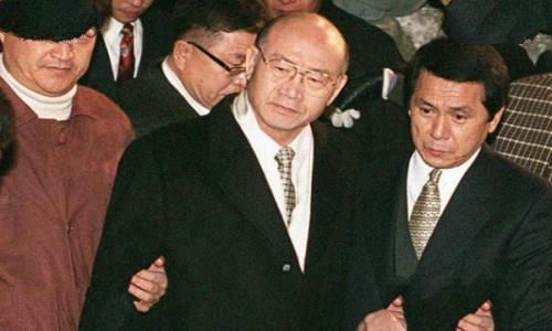 韩国有没有善终的总统?没有(韩国财阀的力量太强)