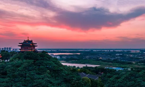 京口瓜洲的京口是现在哪个城市的古称：江苏镇江(扬州)