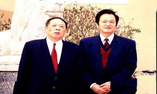 贺麓成有几个子女,贺麓成后代做什么工作?