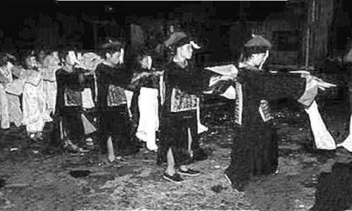 湘西赶尸之谜 湘西赶尸源自魔神蚩尤（人为背尸）