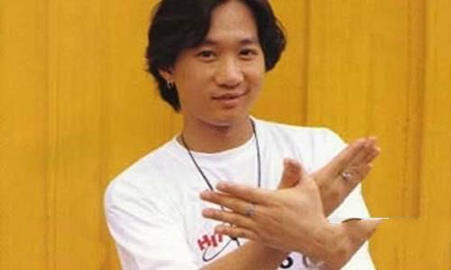 黄家驹照片