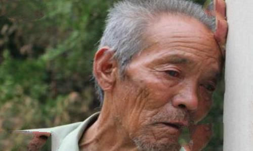 抗战英雄王小二是怎么牺牲的?为他守墓58年的人是谁? 抗战英雄王小二是怎么牺牲的?为他守墓58年的人是谁?