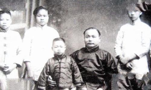 詹天佑与妻儿合影