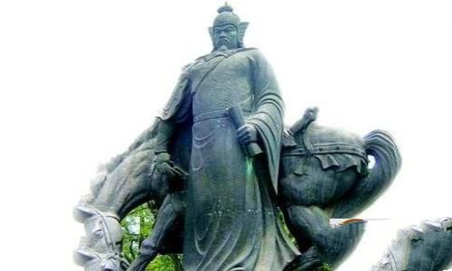 岳飞雕像