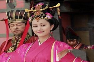《芈月传》郑袖为什么要害屈原?子兰和郑袖是什么关系?子兰害死了楚怀王?