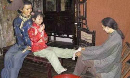 古代女性为什么要缠足?三寸金莲怎么成为美学文化的? 古代女性为什么要缠足?三寸金莲怎么成为美学文化的?