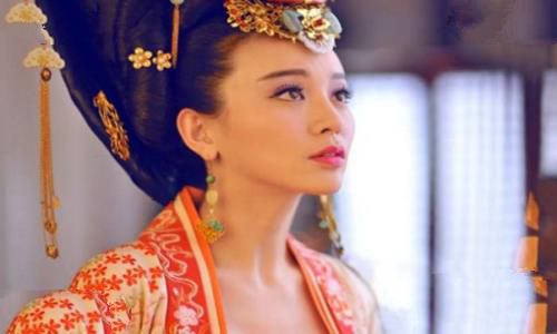 太后为什么要自称哀家?皇后自称臣妾是对的吗?