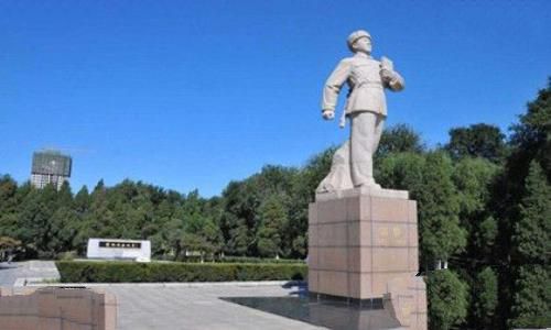 雷锋资料介绍雷锋的感人故事雷锋怎么死的