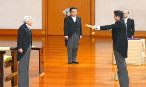 日本天皇和首相的区别，天皇地位尊贵无实权（首相掌握整个日本）