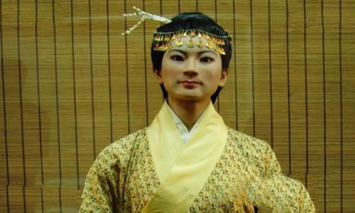 辛追夫人刚出土的样子真实情况,辛追夫人刚出土时真的栩栩如生没有腐烂吗? 辛追夫人刚出土的样子真实情况,辛追夫人刚出土时真的栩栩如生没有腐烂吗?