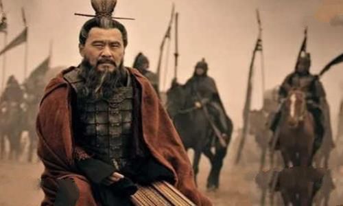 三国中关羽为什么会月下斩貂蝉