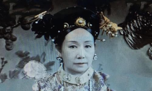 慈禧年轻时照片复原 竟然是个大美女?