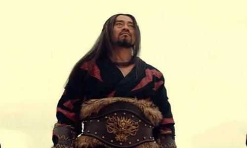 三国演义中上将潘凤和吕布齐名,为什么被华雄一刀秒杀?