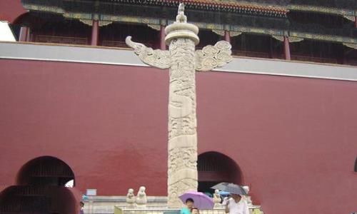天安门前的石柱子叫什么?在古代有着什么作用? 天安门前的石柱子叫什么?在古代有着什么作用?