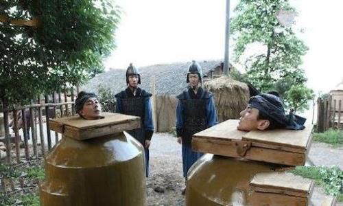 古代最变态的刑罚人棍，挖眼割舌砍掉四肢(类似车裂)