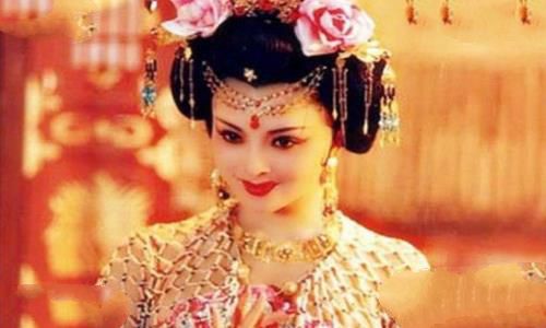 杨贵妃和安禄山是什么关系?贵妃洗儿典故介绍 杨贵妃和安禄山是什么关系?贵妃洗儿典故介绍