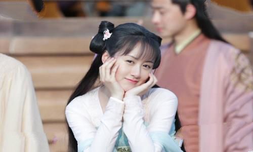 古代小妾孔雀开屏什么意思