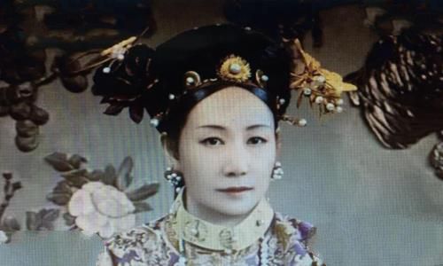 慈禧年轻时照片复原 竟然是个大美女?